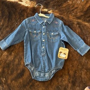 NWT Wrangler Girls onesie 18 month